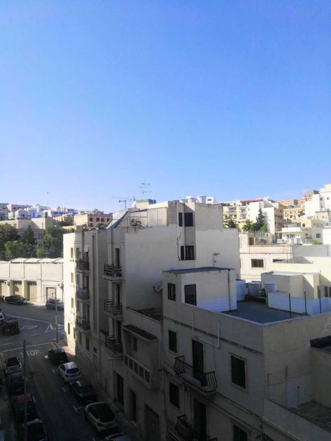 Self-Catering 2 Bedroom 2 Bath With Garden Views Gzira Экстерьер фото